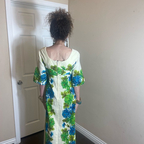 UI- MAIKAI Beautiful 1960’s Hawaiian Dress - Picture 3 of 16